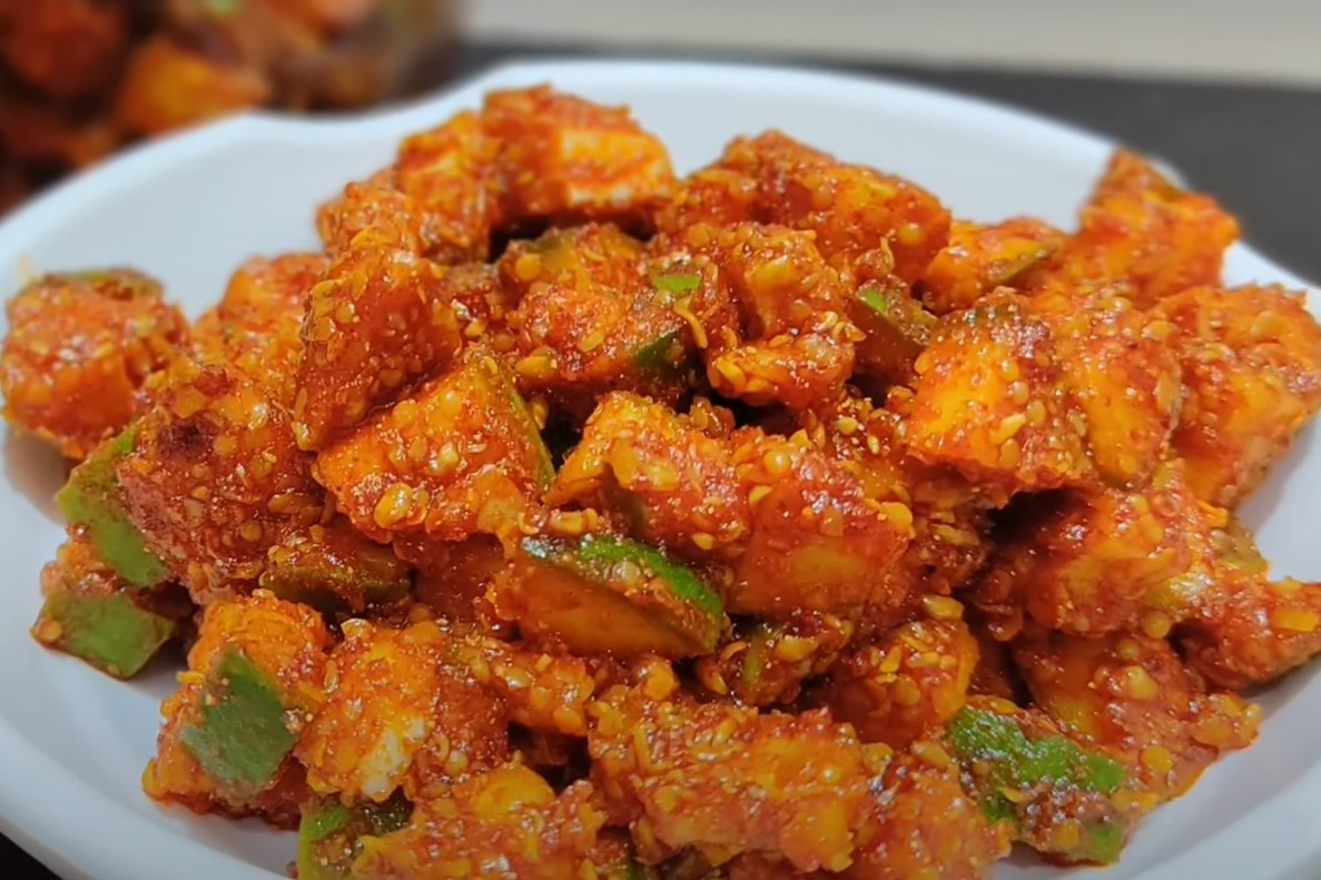 કાચી કેરીનું અથાણું
